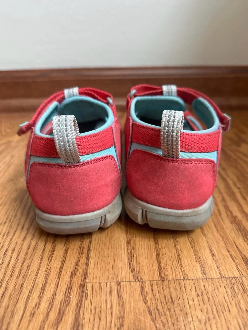 KEEN Seacamp CNX Sandals Girls 4 Pink/Blue